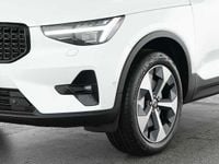 Gebraucht Volvo XC40 Plus 163 PS (119 kW) 2025 Crystal white pearl SUV