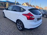 Gebraucht Ford Focus SYNC Edition 101 PS (74 kW) 2013 Weiß Limousine