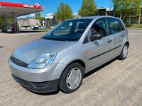 Gebraucht Ford Fiesta 60 PS (44 kW) 2004 Silber Kleinwagen
