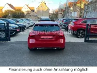 Gebraucht Mercedes A180 Sport 122 PS (89 kW) 2016 Rot Limousine