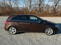 Gebraucht Mercedes B250 211 PS (155 kW) 2015 Braun Van / Kleinbus