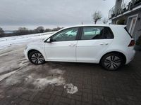 Gebraucht VW Golf 100 kW (136 PS) 2020 Weiß Limousine