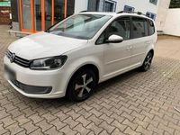Gebraucht VW Touran 105 PS (77 kW) 2012 Weiß Van / Kleinbus