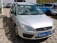 Używany Ford Focus Trend 101 KM (74 kW) 2005 Srebrny Sedan/Limuzyna