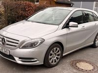 Gebraucht Mercedes B180 109 PS (80 kW) 2013 Silber Van / Kleinbus