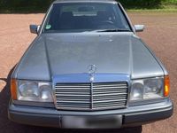 Second-hand Mercedes E300 220 CP (161 kW) 1990 Gri Berlinǎ