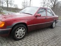 Gebraucht Mercedes E230 132 PS (97 kW) 1993 Rot Limousine