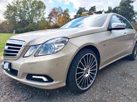 Gebraucht Mercedes E220 Elegance 170 PS (125 kW) 2009 Beige Limousine