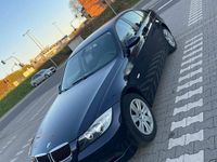 Gebraucht BMW 318 143 PS (105 kW) 2008 Blau Limousine