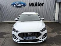 Gebraucht Ford Focus ST-Line 125 PS (91 kW) 2024 Lackierung frostweiá Limousine