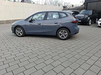 Gebraucht BMW 220 Active Tourer 156 PS (114 kW) 2025 Grau Van / Kleinbus