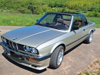 Gebraucht BMW 325 Cabriolet 122 PS (89 kW) 1985 Beige Cabrio