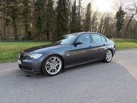 Gebraucht BMW 320 163 PS (119 kW) 2005 Grau Limousine