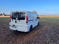 Gebraucht Renault Trafic 155 PS (114 kW) 2011 Weiß Van / Kleinbus
