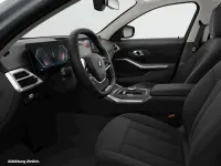 Usata BMW 318 150 CV (110 kW) 2025 Grigio Berlina