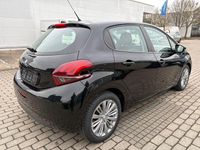 Gebraucht Peugeot 208 Active 82 PS (60 kW) 2018 Schwarz Kleinwagen