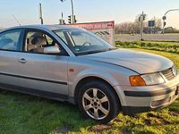 Gebraucht VW Passat Basis 101 PS (74 kW) 1996 Silber Limousine
