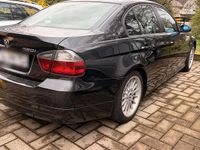 Gebraucht BMW 320 170 PS (125 kW) 2008 Schwarz Limousine
