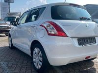Gebraucht Suzuki Swift Club 94 PS (69 kW) 2013 Weiß Kleinwagen