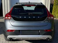 Gebraucht Volvo V40 CC Momentum 152 PS (111 kW) 2016 Grau Kombi