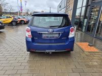 Gebraucht Toyota Verso 147 PS (108 kW) 2015 Blau Van / Kleinbus