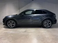 Neu Porsche Macan 300 kW (408 PS) 2026 Vulkangraumetallic SUV