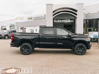 Neu Chevrolet Silverado LT 420 PS (308 kW) 2025 Schwarz SUV
