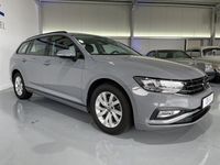 Gebraucht VW Passat 150 PS (110 kW) 2023 Grau Kombi