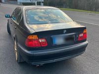 Gebraucht BMW 320 150 PS (110 kW) 1999 Blau Limousine