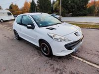 Gebraucht Peugeot 206+ 74 PS (54 kW) 2011 Weiß Kleinwagen