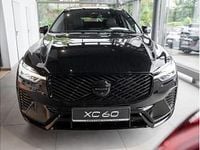 Neu Volvo XC60 Plus 455 PS (334 kW) 2025 Schwarz (onyx black / metallic) SUV