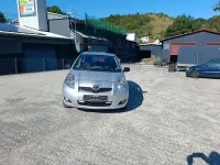 Gebraucht Toyota Yaris Life 101 PS (74 kW) 2010 Silber Kleinwagen