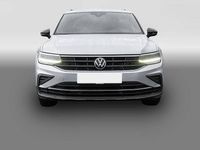 Gebraucht VW Tiguan Active 131 PS (96 kW) 2023 Silber SUV