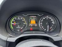 Gebraucht Audi A3 e-tron Sport 205 PS (150 kW) 2016 Grün Kleinwagen