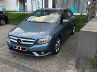 Gebraucht Mercedes B200 156 PS (114 kW) 2012 Blau Van / Kleinbus