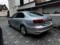 Używany VW Jetta 120 KM (88 kW) 2011 Srebrny Sedan/Limuzyna
