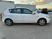 Gebraucht Kia Ceed Attract 90 PS (66 kW) 2012 Weiß Kleinwagen