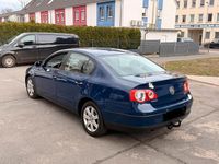 Gebraucht VW Passat 140 PS (102 kW) 2008 Blau Limousine