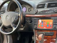 Gebraucht Mercedes E220 177 PS (130 kW) 2003 Gold Kleinwagen