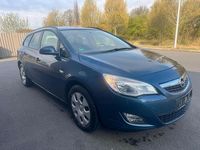 Gebraucht Opel Astra 101 PS (74 kW) 2011 Blau Kombi