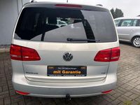 Gebraucht VW Touran Match 105 PS (77 kW) 2012 Silber Van / Kleinbus