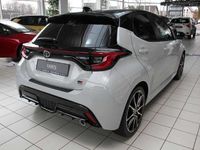 gebraucht Toyota Yaris Hybrid 1.5 GR Sport 18 Zoll LED Bi-tone-Paket ACC