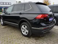 Gebraucht VW Tiguan Allspace Life 150 PS (110 kW) 2022 Deep black perleffekt (metallic) SUV