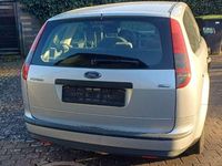 Second-hand Ford Focus Ambiente 109 CP (80 kW) 2006 Gri Break