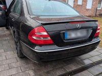 Gebraucht Mercedes E500 2004 Schwarz Limousine