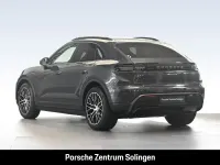 Neu Porsche Macan 4 Electric 300 kW (408 PS) 2026 Silber SUV