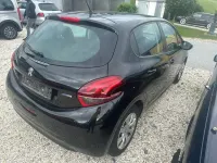 Gebraucht Peugeot 208 Active 82 PS (60 kW) 2016 Schwarz Kleinwagen