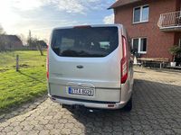 Gebraucht Ford Tourneo 131 PS (96 kW) 2017 Silber Van / Kleinbus