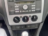 Gebraucht Ford Focus Ambiente 101 PS (74 kW) 2006 Grau Limousine