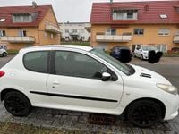 Gebraucht Peugeot 206 68 PS (50 kW) 2009 Weiß Kleinwagen